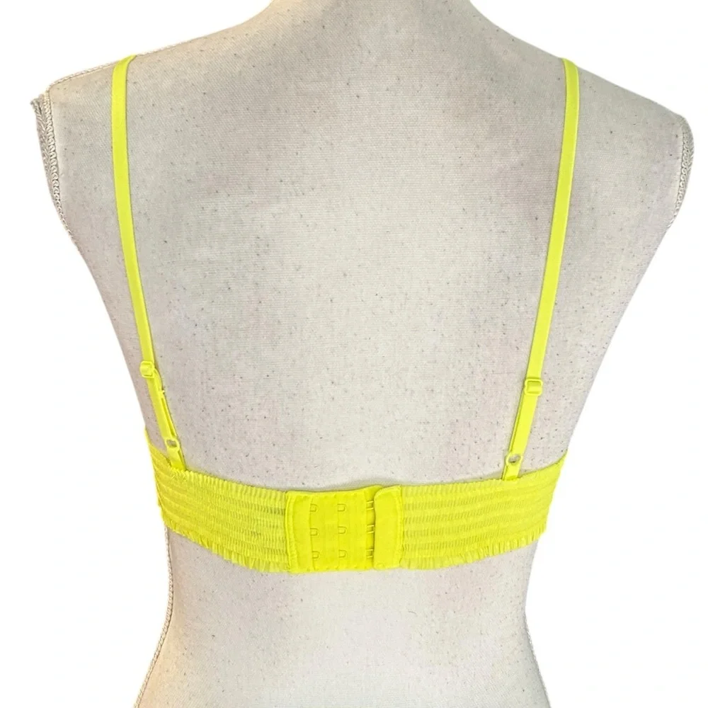 aerie triangle cup